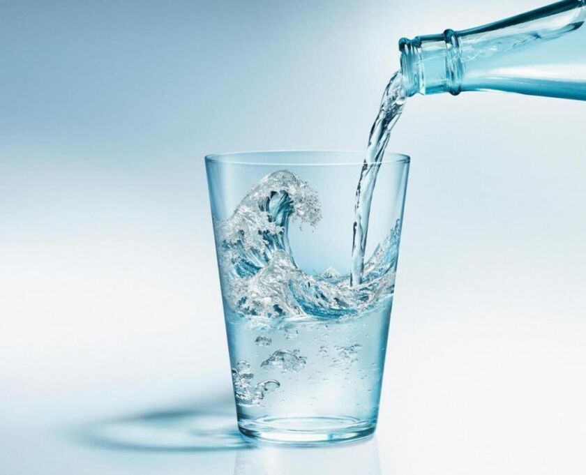 Juomaruokavalion aikana sinun tulee juoda runsaasti puhdasta vettä